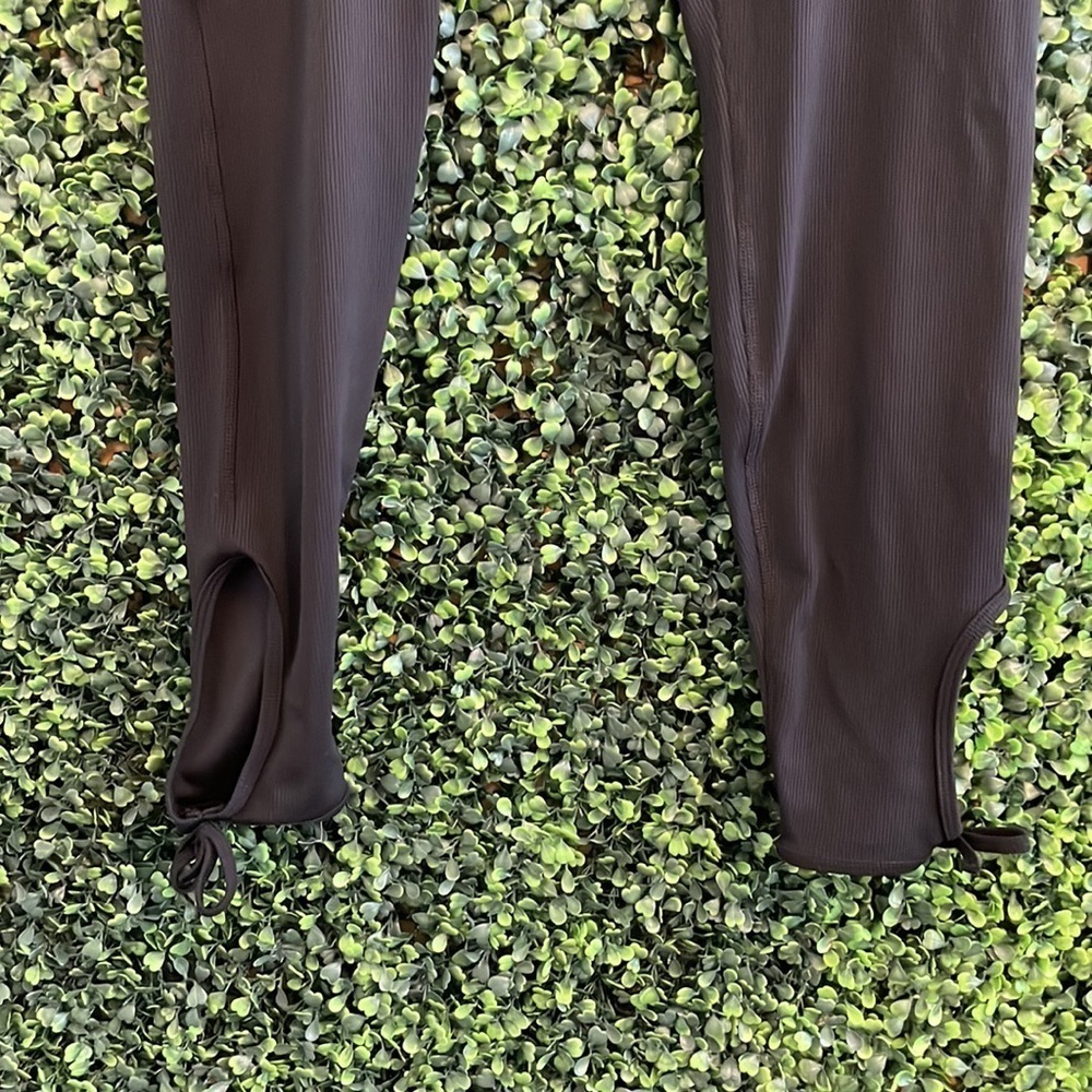 NWT Nike yoga leggings with tie detail in black - Picture 7 of 16